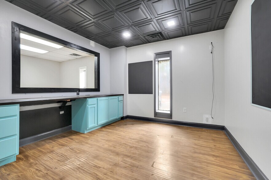 More Photos Of 140 Selig Dr SW, Atlanta Warehouse For Sale