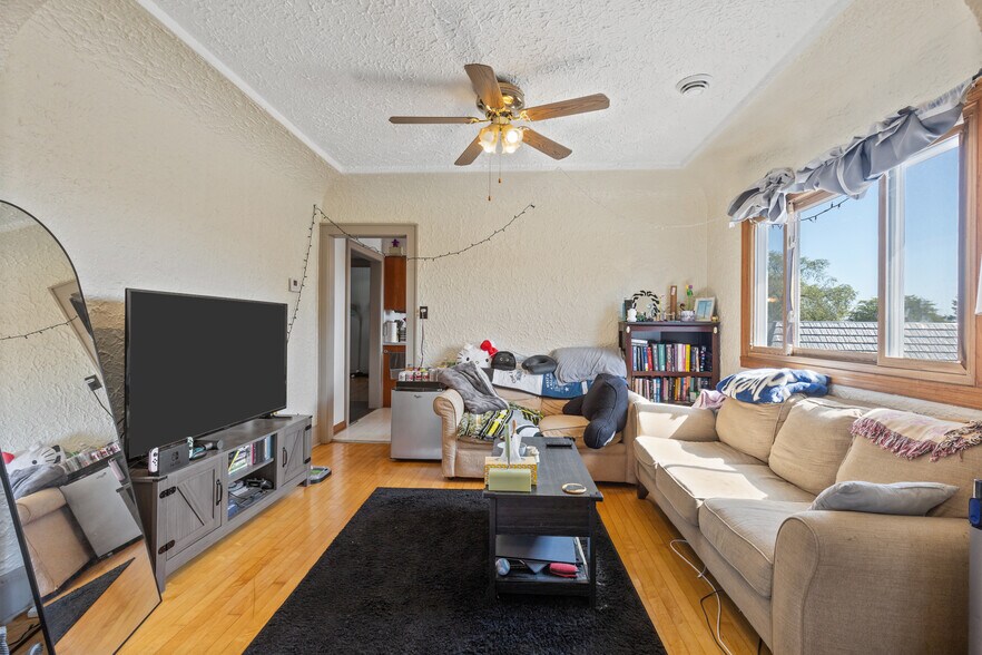 More Photos Of 2703 S Chicago Ave, South Milwaukee General Retail For Sale