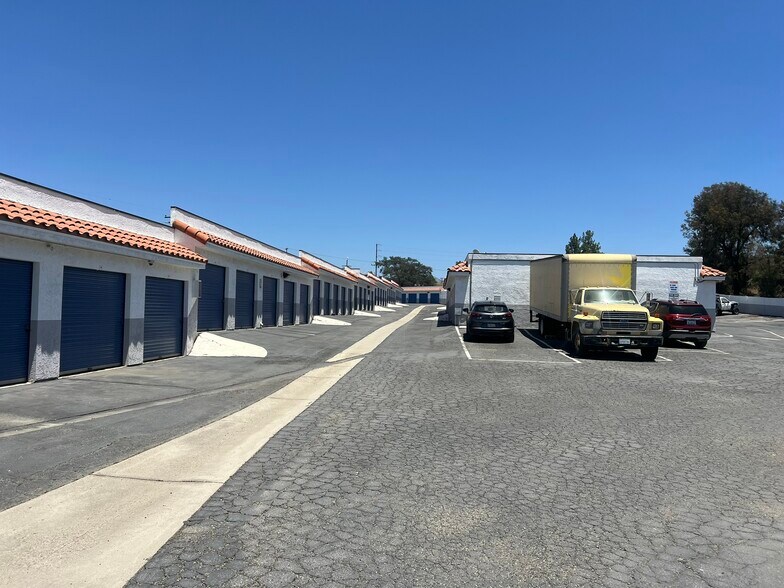 More Photos Of 28365 Cole Grade Rd, Valley Center Self Storage For Sale