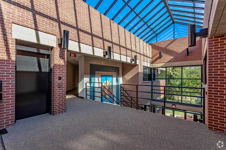 More Photos Of 2121 W Spring Creek Pky, Plano Office For Lease