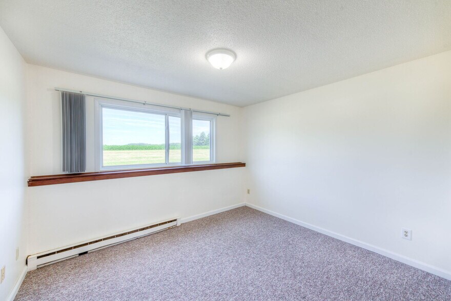 More Photos Of 20 NE Schmitz St, Adams Apartments For Sale