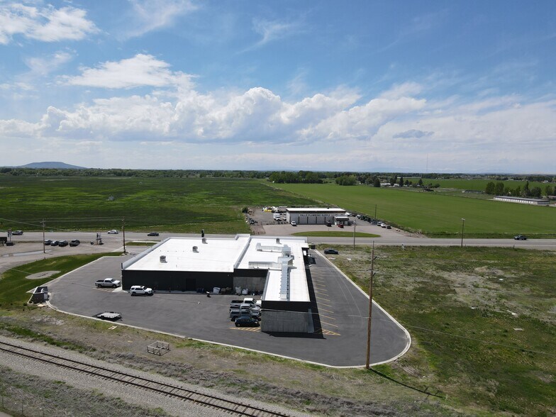 More Photos Of 870 N 2nd E, Rexburg General Retail For Lease