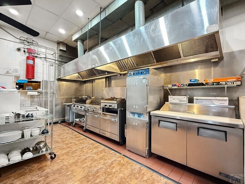 More Photos Of 424 W Northern Ave, Pueblo Restaurant For Sale