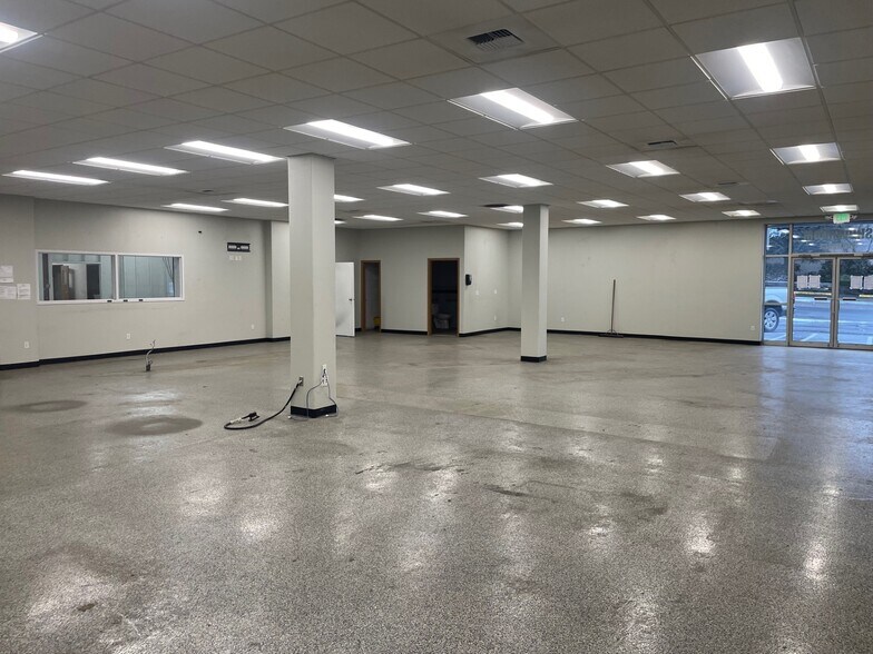 More Photos Of 5417 E Broadway Ave, Spokane Service For Sale