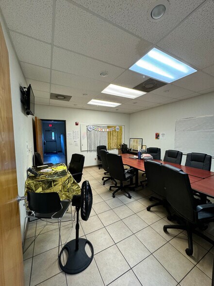 More Photos Of 1060 MacKintosh Dr, Brownsville Office For Sale