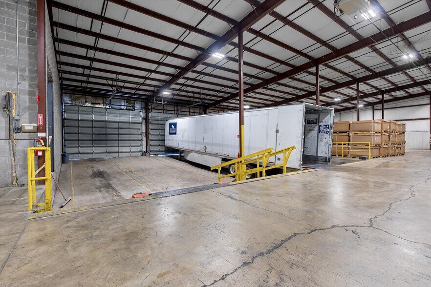 More Photos Of 3794 Tag Rd, Chattanooga Warehouse For Lease
