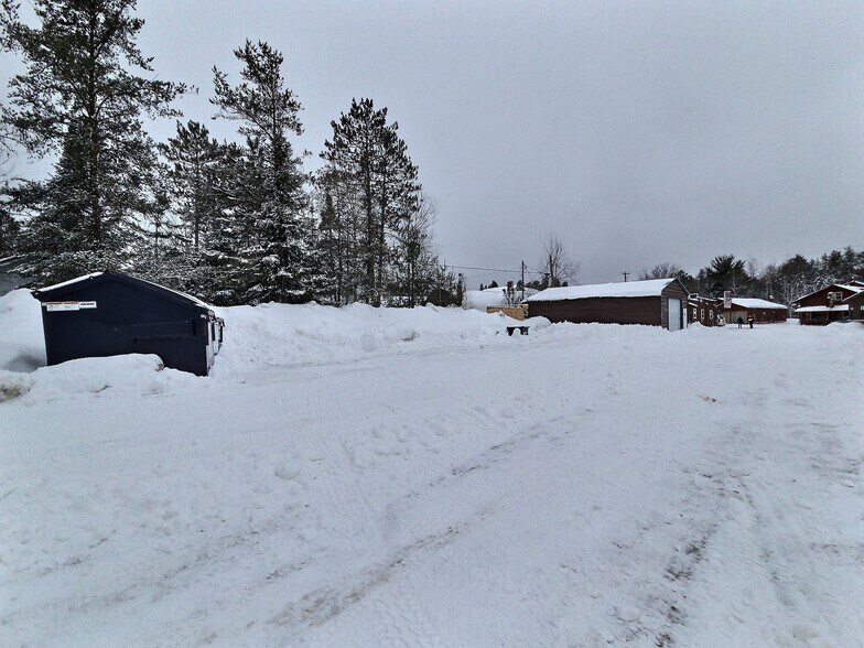 More Photos Of 4187 Highway B, Land O Lakes General Retail For Sale
