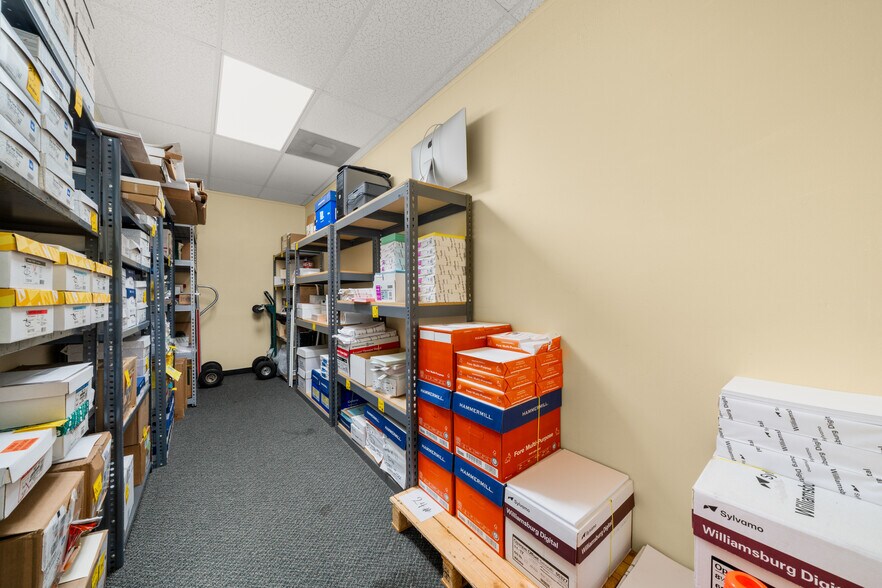 More Photos Of 33 Ryant Blvd, Sebring Medical For Sale