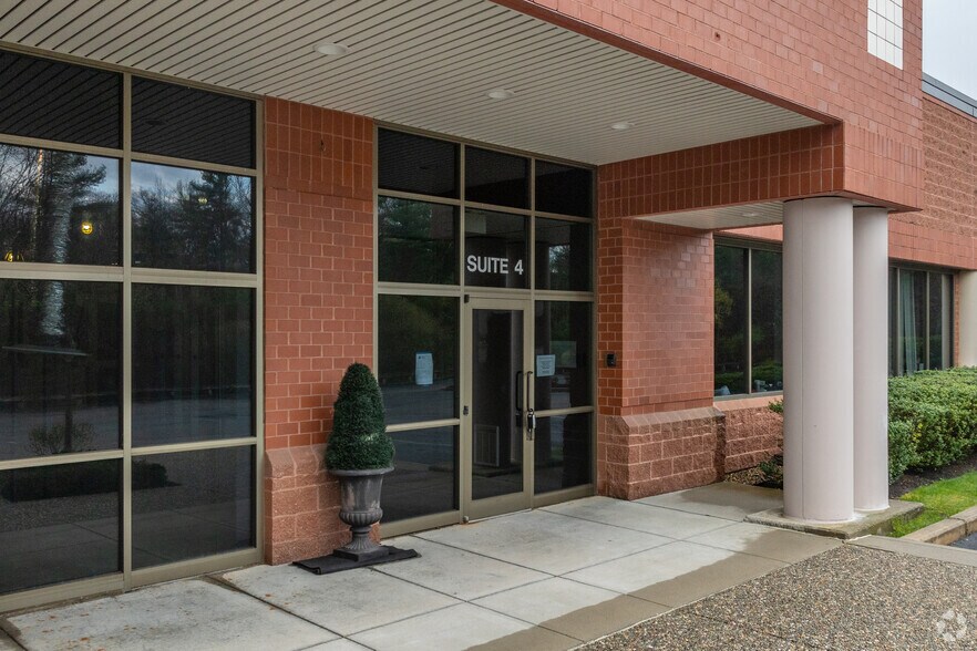 More Photos Of 25 Forbes Blvd, Foxborough Research And Development For Lease