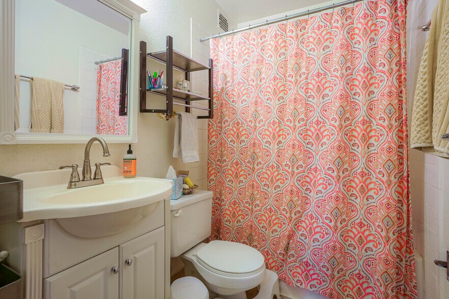 More Photos Of 600 S Logan St, Denver Apartments For Sale