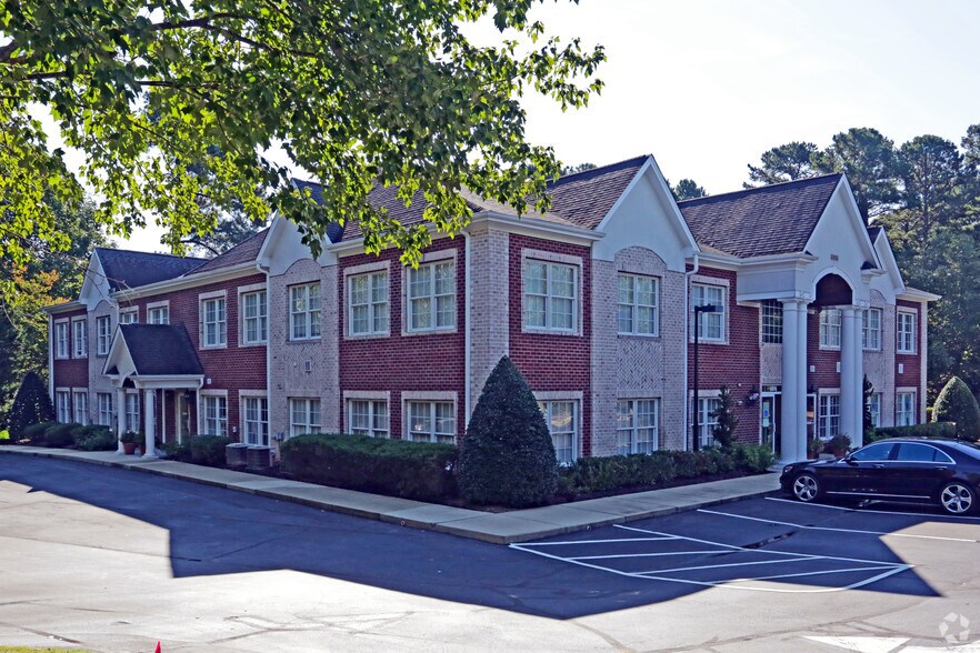More Photos Of 5816 Creedmoor Rd, Raleigh Office For Lease