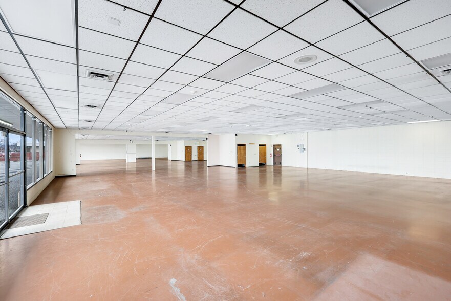 More Photos Of 11211 E Sprague Ave, Spokane Valley Storefront For Sale