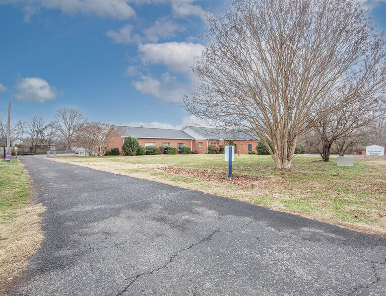 More Photos Of 510 Rosebank Ave, Nashville Schools For Lease