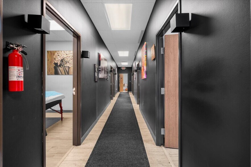 More Photos Of 28289-28315 Hoover Rd, Warren Medical For Lease