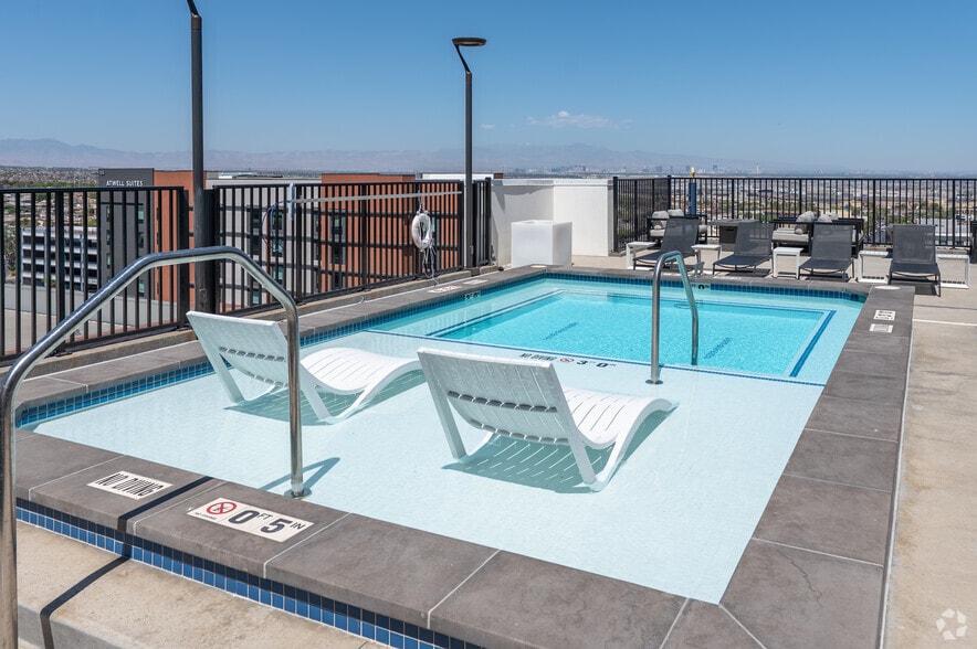 More Photos Of 215-219 S Water St, Henderson Apartments For Lease