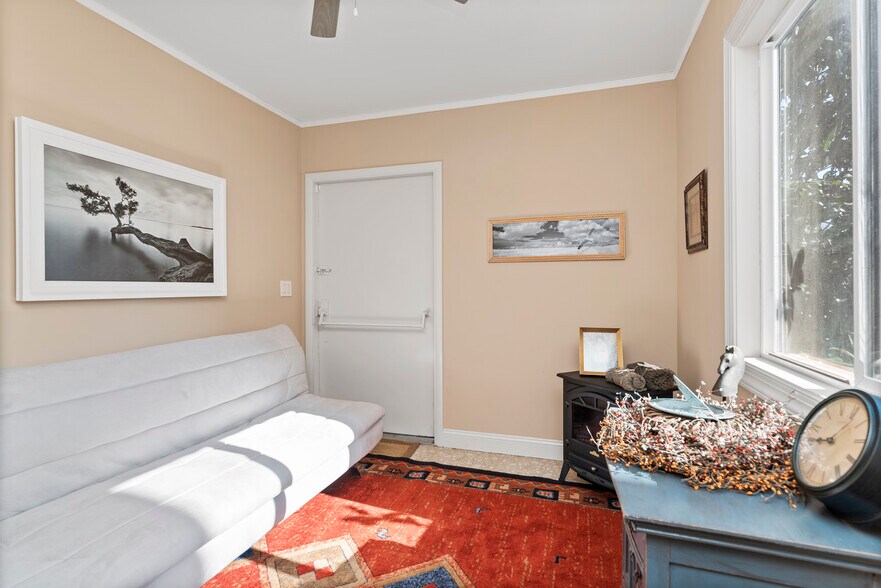 More Photos Of 4 Davis Aly, Loysville Specialty For Sale