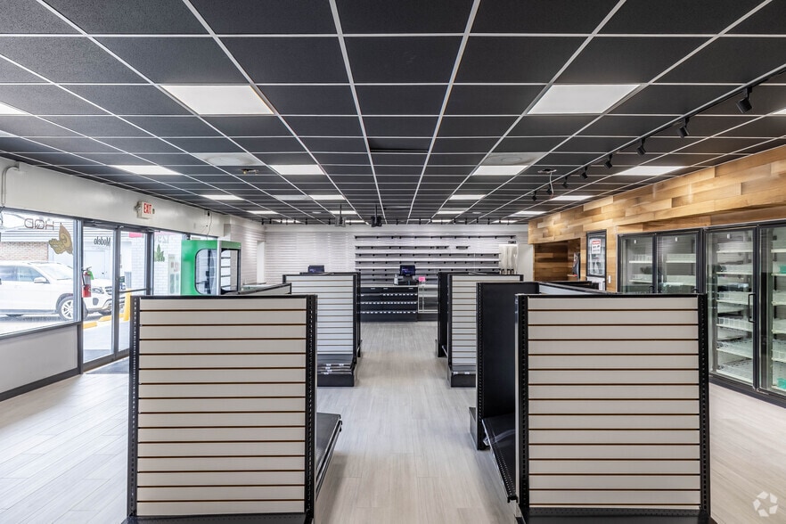 More Photos Of 1290 Lantana Rd, Lake Worth Convenience Store For Lease