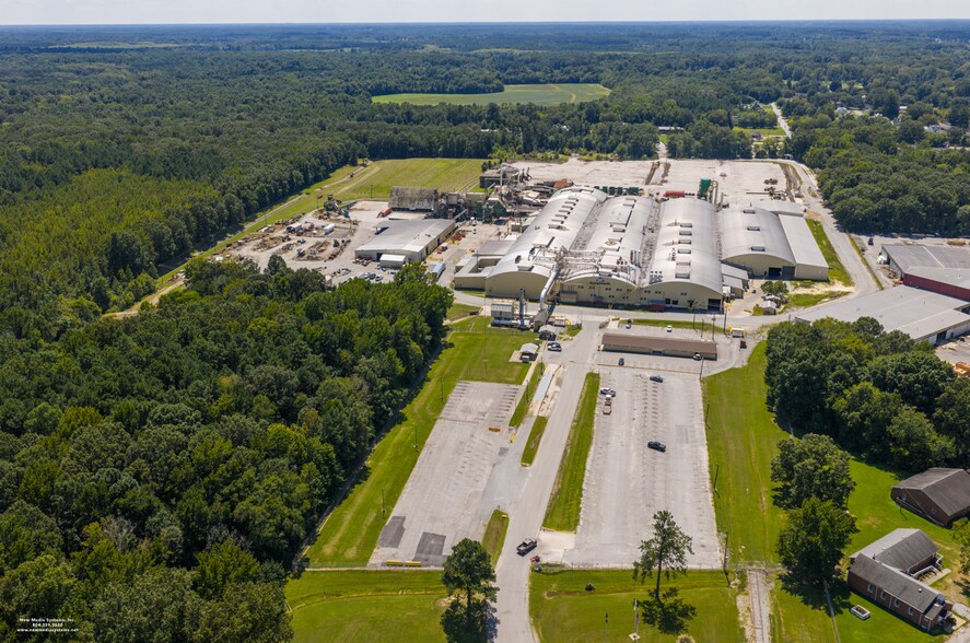 More Photos Of 634 Davis St, Emporia Manufacturing For Lease