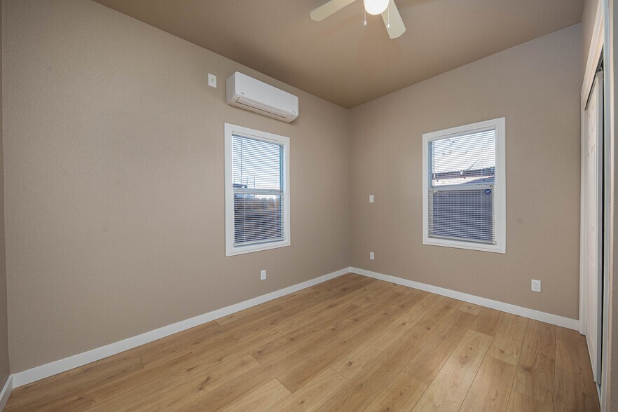 More Photos Of 115 E Walnut St, Lodi Freestanding For Sale