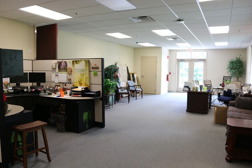 More Photos Of 500 Plantation Park Dr, Loganville Office For Lease