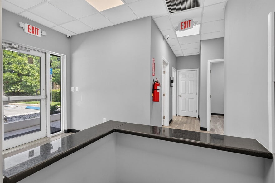 More Photos Of 8080 Pasadena Blvd, Pembroke Pines Office For Lease