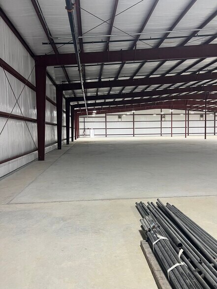 More Photos Of 921 Old Still Road, Woodbine Manufacturing For Lease