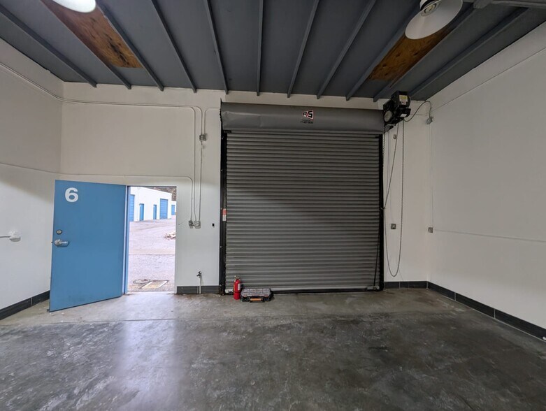 More Photos Of 200 Valley Dr, Brisbane Flex For Lease