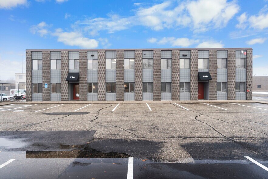 More Photos Of 396-400 E American Blvd, Bloomington Manufacturing For Sale