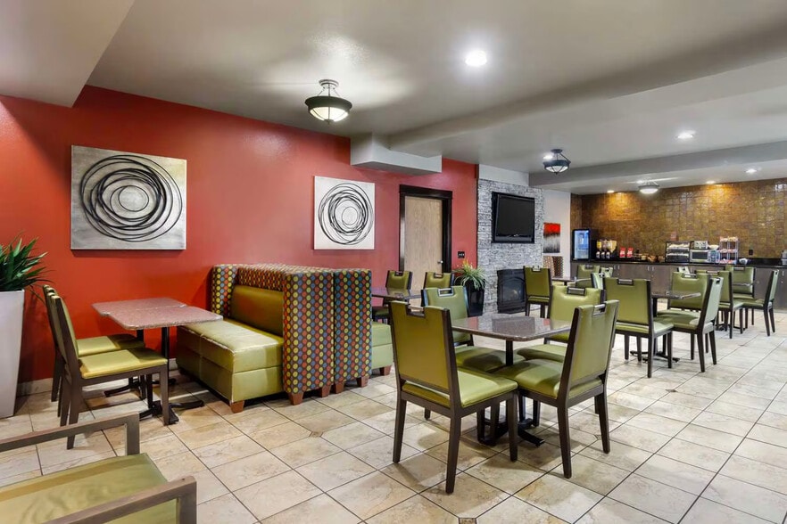 More Photos Of 1614 N 1st St, Yakima Hotel For Sale