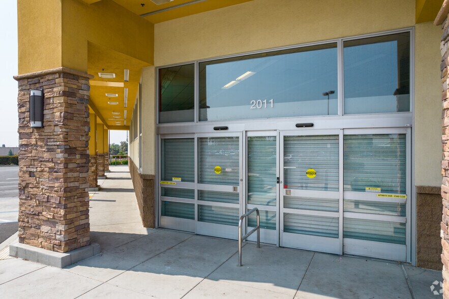 More Photos Of 2011 N Riverside Ave, Rialto Freestanding For Lease