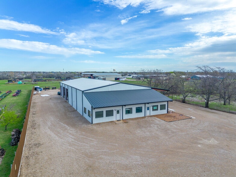 More Photos Of 1650 Staree Ln, Saginaw Flex For Lease