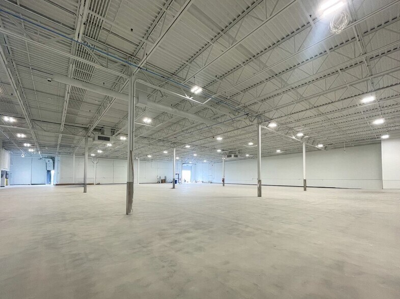 More Photos Of 5638-5772 Transportation Blvd, Garfield Heights Unknown For Lease