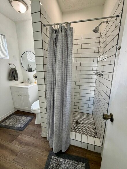 More Photos Of 1611 Common St, Houston Apartments For Sale