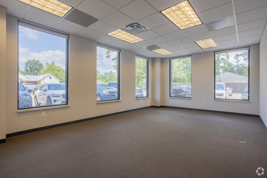 More Photos Of 26310 Oak Ridge Dr, Spring Medical For Lease