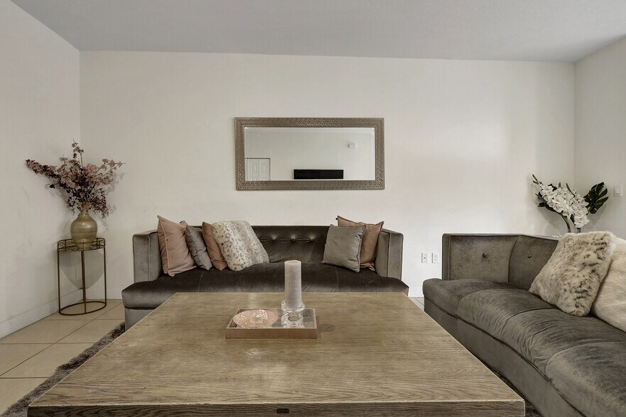 More Photos Of 15809 NW 91st Ct, Miami Lakes Specialty For Sale