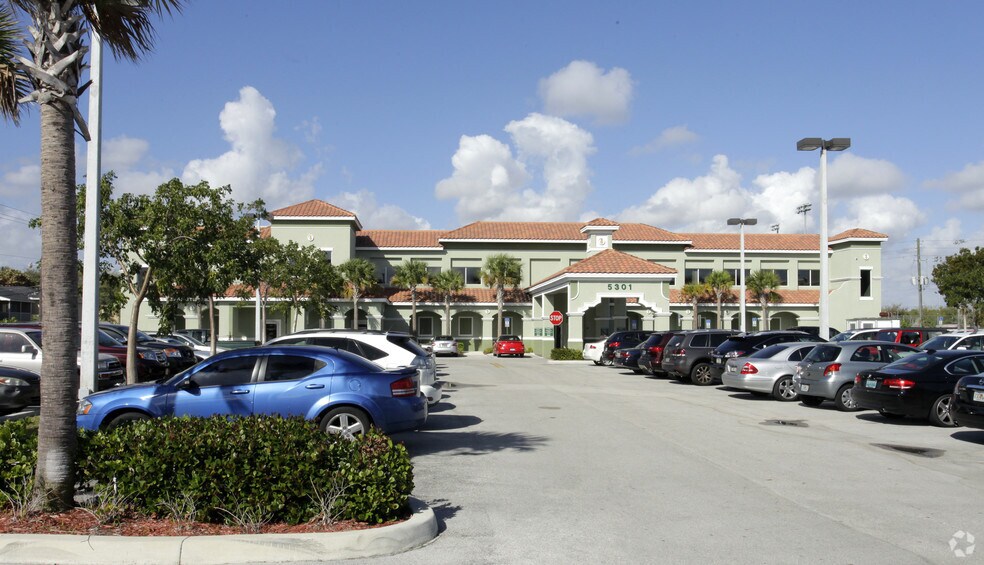 More Photos Of 5301 N Dixie Hwy, Fort Lauderdale Medical For Lease