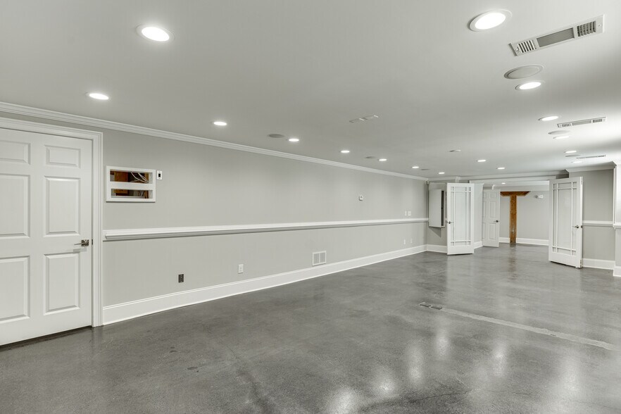 More Photos Of 55 Scott St, Buford Office For Lease