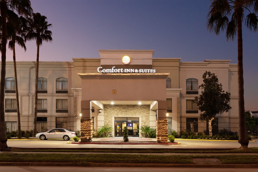 More Photos Of 11050 Southwest Fwy, Houston Hotel For Sale