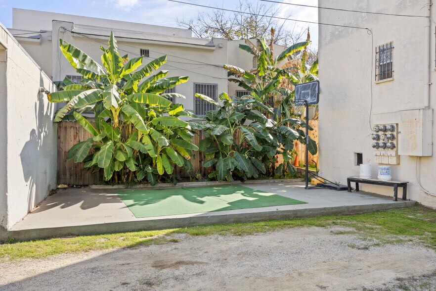 More Photos Of 2335 Miramar St, Los Angeles Apartments For Sale