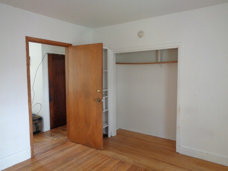 More Photos Of 313 Augusta Ave, Dekalb Apartments For Sale