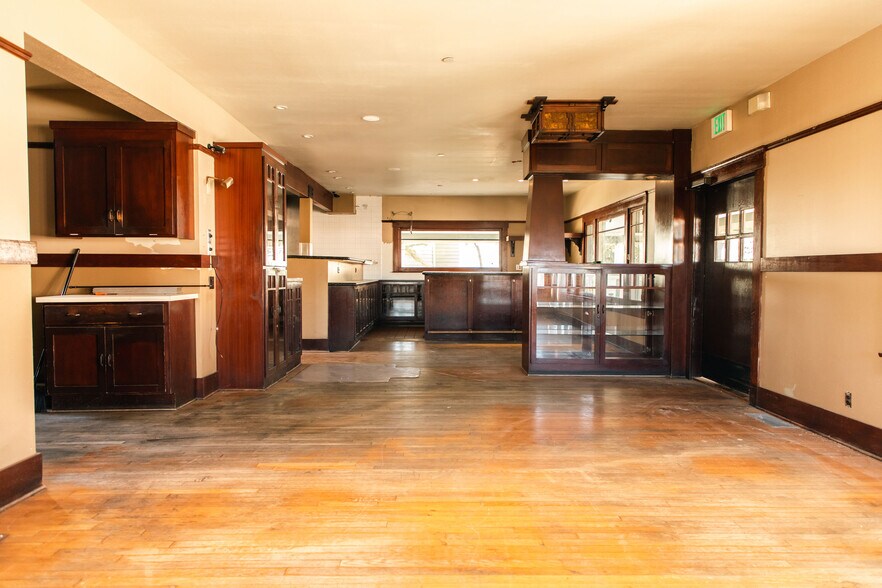 More Photos Of 71 N Palm St, Ventura Restaurant For Lease