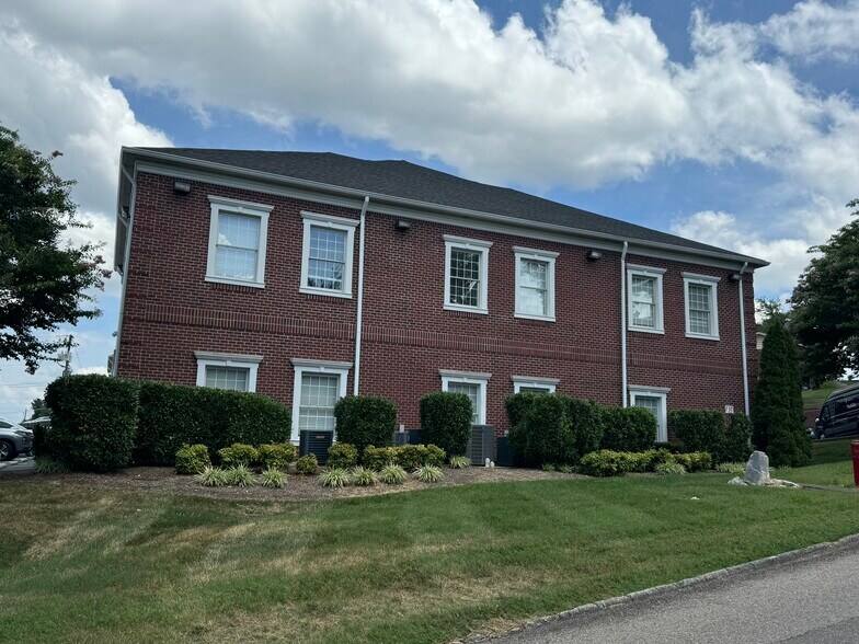More Photos Of 120 Suburban Rd, Knoxville Office For Lease