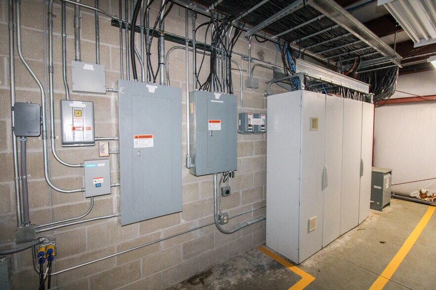 More Photos Of 5640 44th Ave S, Clinton Industrial For Sale