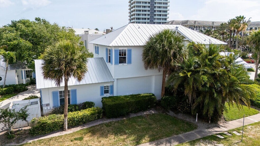More Photos Of 3509 Ocean Dr, Vero Beach Office Residential For Sale