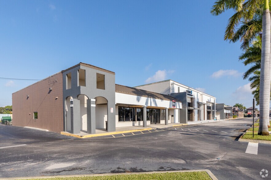 More Photos Of 925-939 14th Ln, Vero Beach Freestanding For Lease