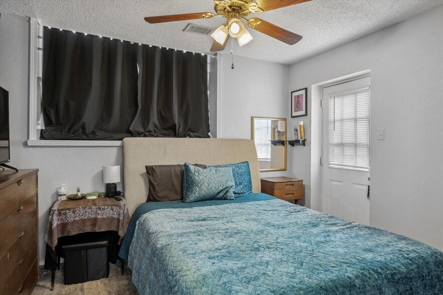 More Photos Of 100 S Main St, Crandall Storefront Retail Residential For Sale