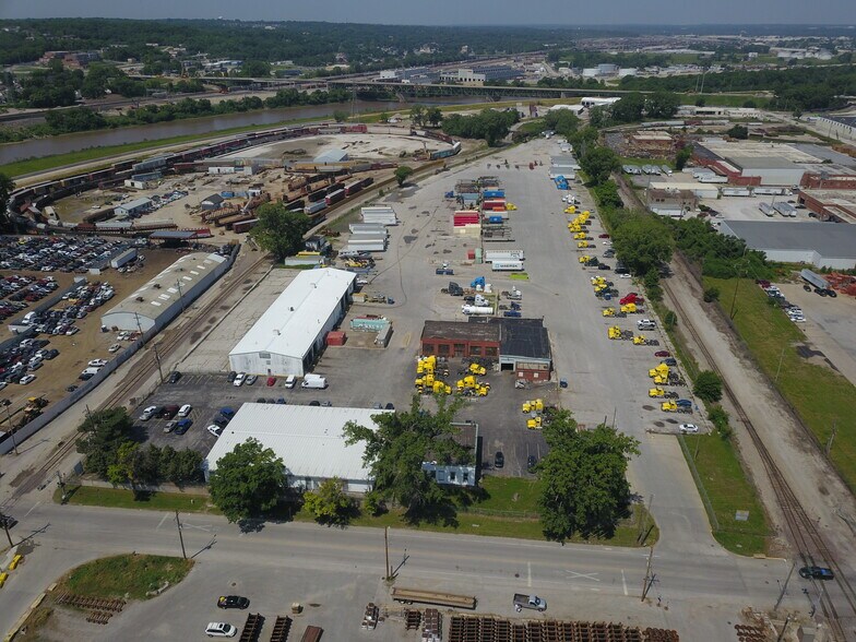 More Photos Of 1134 S 12th St, Kansas City Truck Terminal For Lease