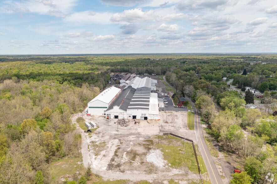 More Photos Of 1536 1st St, Newton Falls Manufacturing For Lease