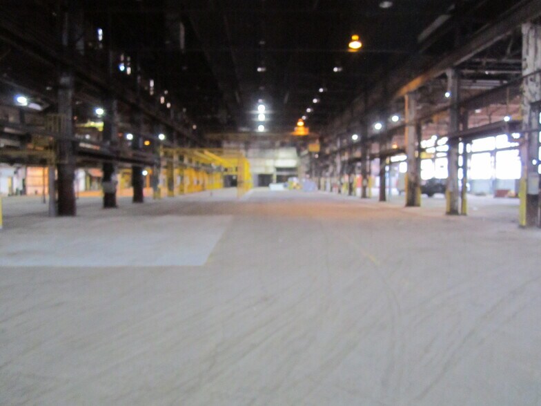 More Photos Of 3710 Hendricks Rd, Youngstown Warehouse For Lease