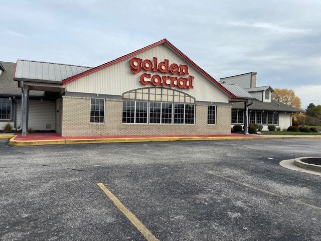 More Photos Of 160 S Marlin Dr, Greenwood Restaurant For Sale